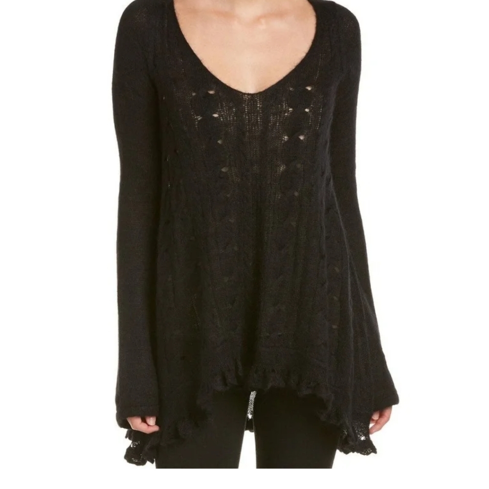 Free People Black 🖤 pull over sweater - Picture 10 of 10